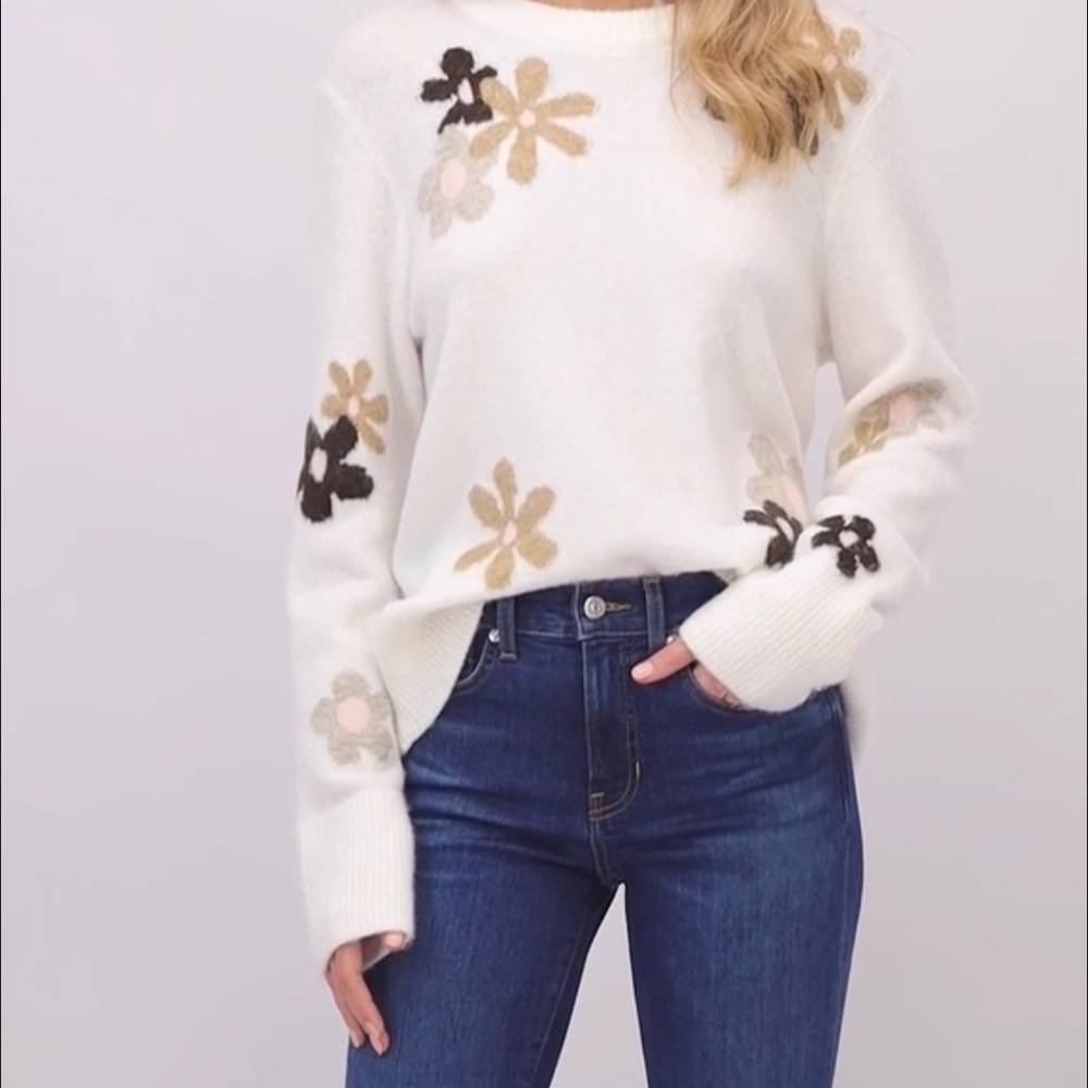CeCe Groovy Sweater Antique White - Picture 3 of 12